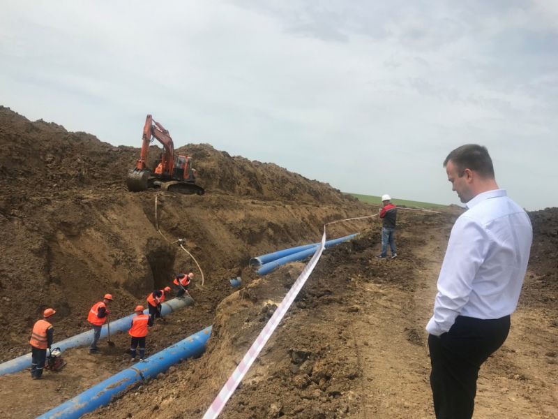 Михаил Храмов принял участие в выездном совещании на объектах строительства в Восточном Крыму