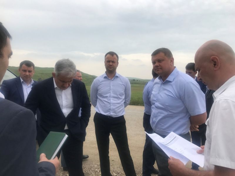 Михаил Храмов принял участие в выездном совещании на объектах строительства в Восточном Крыму