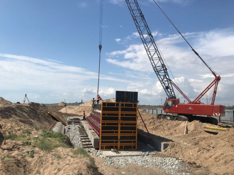 Михаил Храмов проверил ход строительства объектов ФЦП в Евпатории и Сакском районе